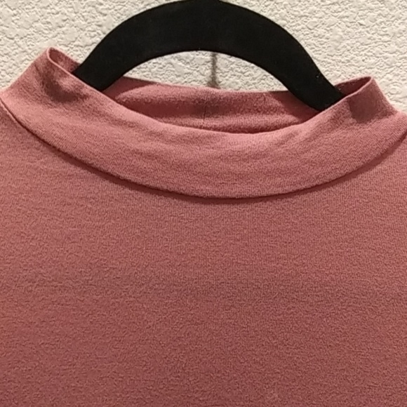 Top - Picture 2 of 2